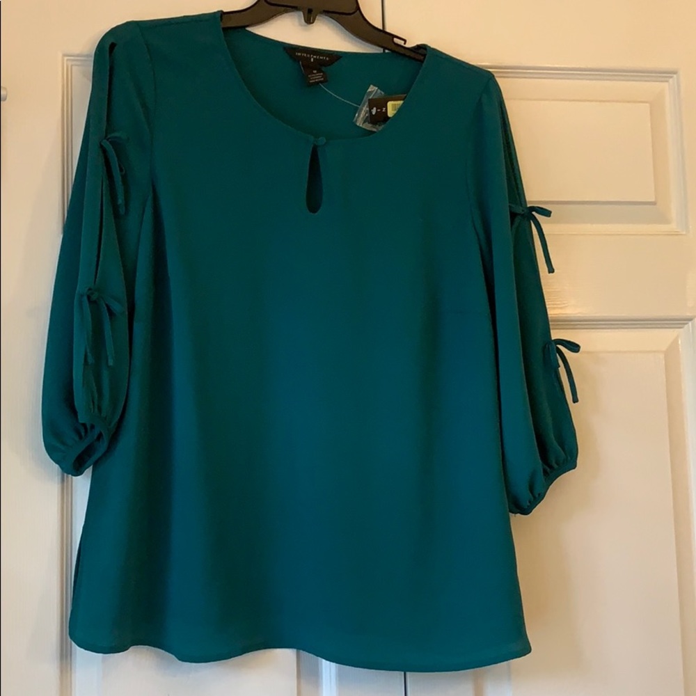 Dark teal cold shoulder top.